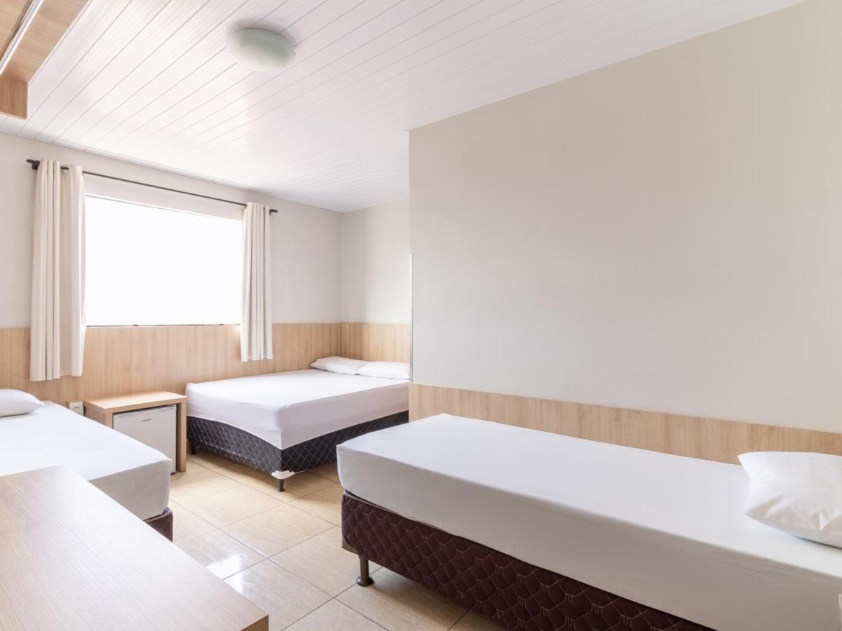 Hotel Cabbu 坎普拉古 外观 照片